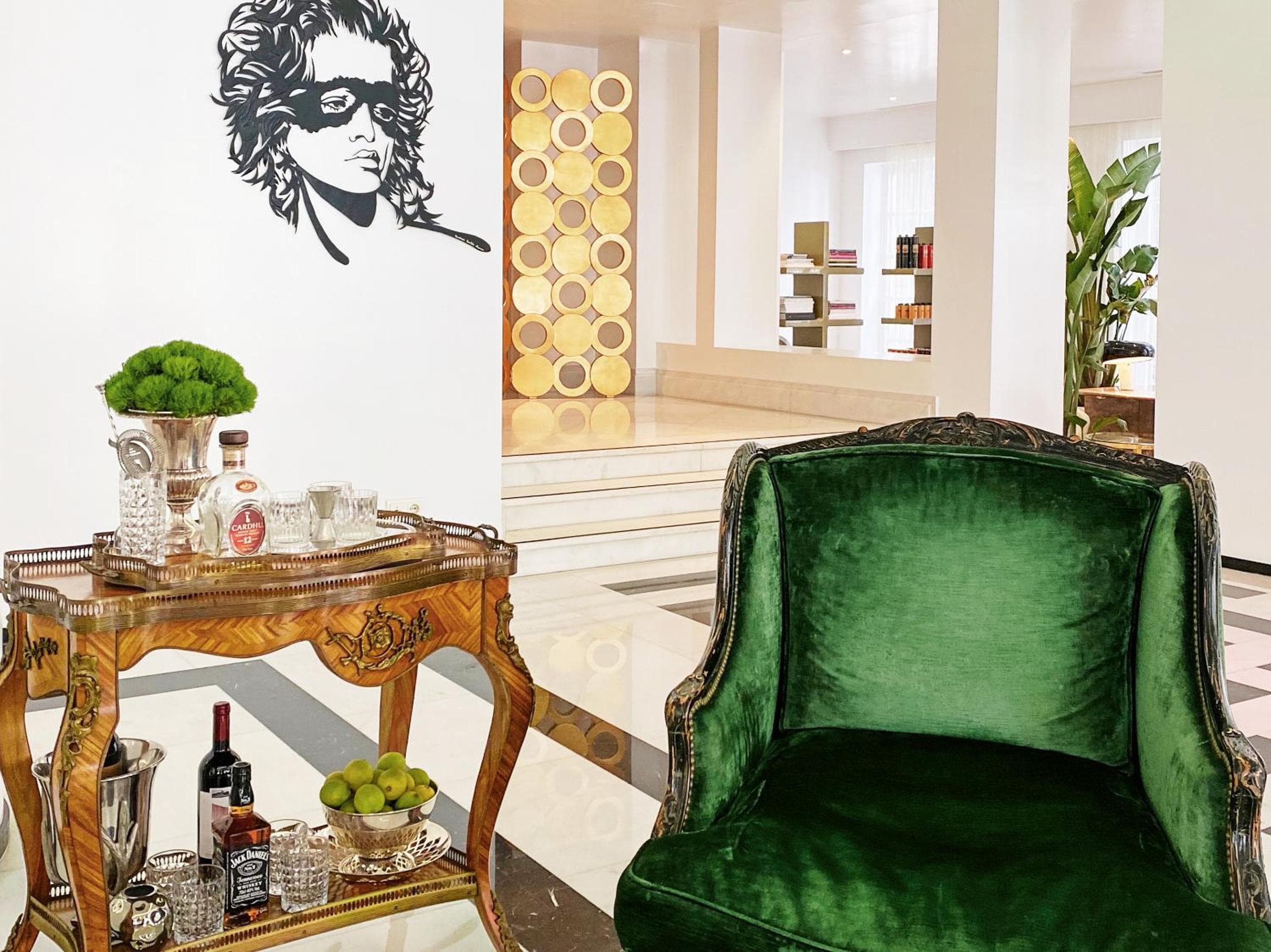ATHENA, A Hotel to Live