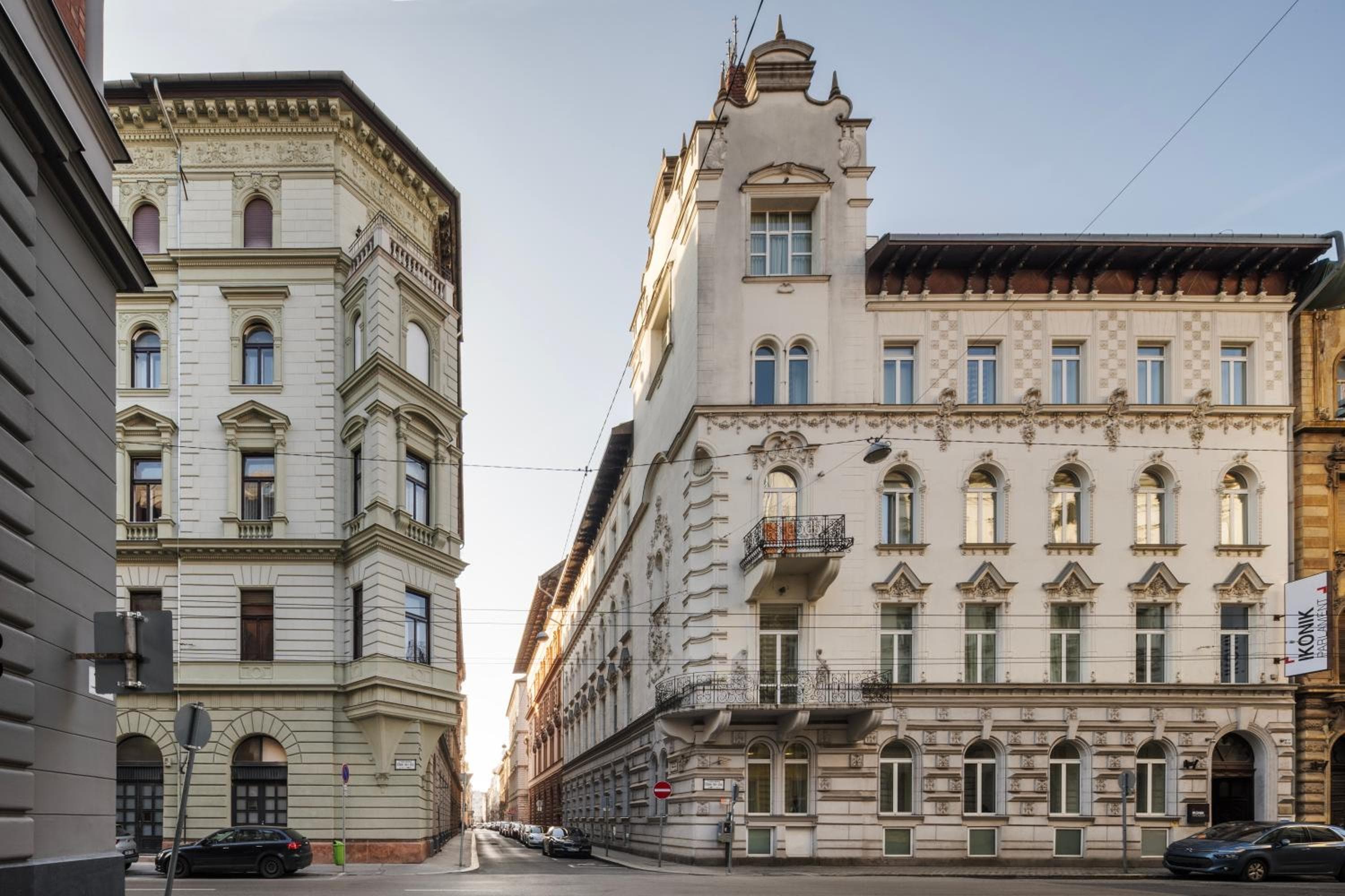 Ikonik Parlament