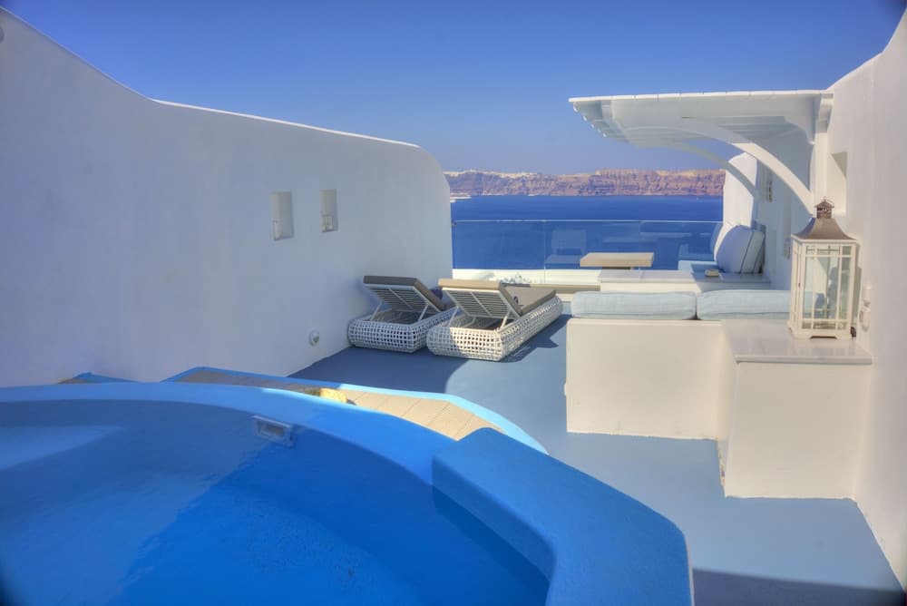 Astarte Suites