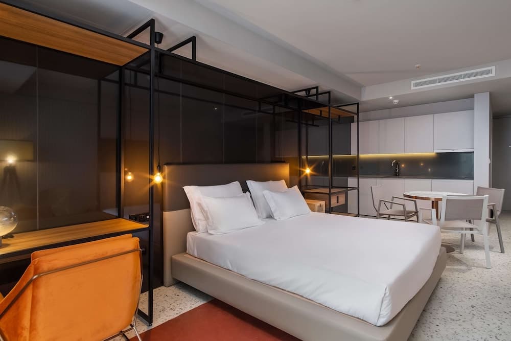 NEXT - Savoy Signature