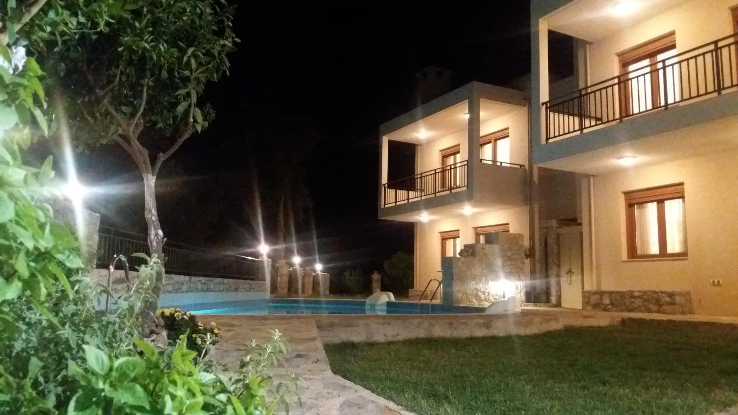 Petrochori ApartHotel
